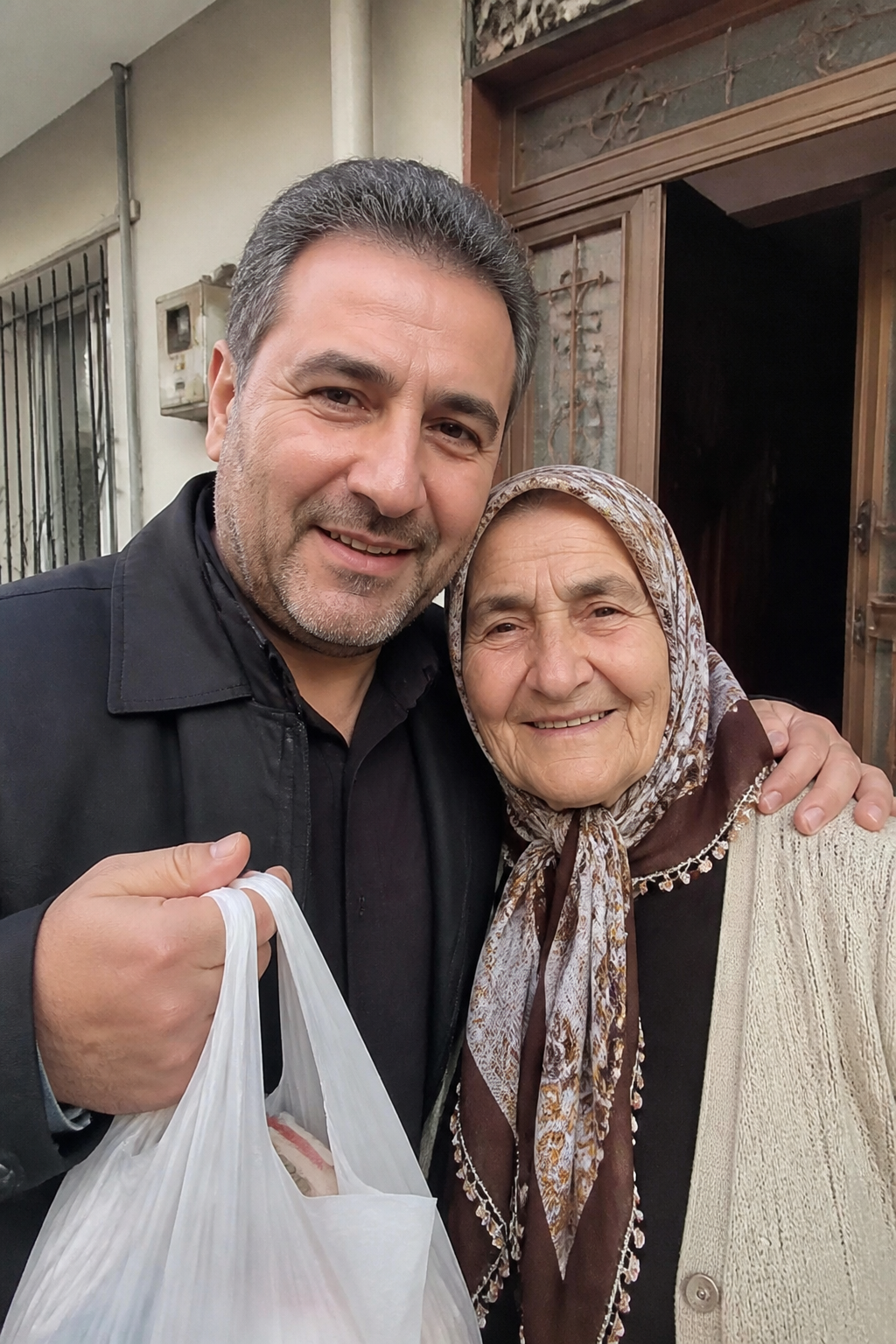 Mavi Saksının Altındaki Sır