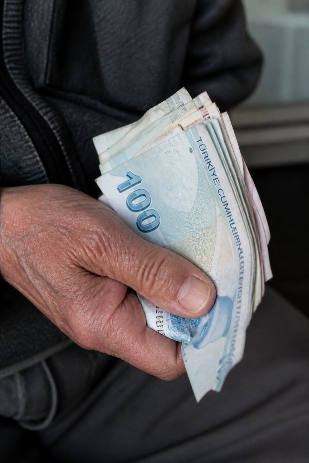 Emekli Zammı, Yasa Teklifi ve Sosyal Düzen